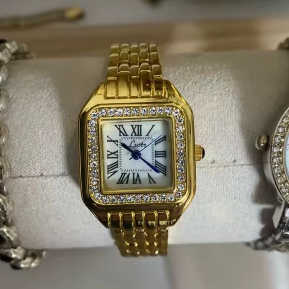 Panthere Classic Rectangle Gold Crystal Watch main image 9